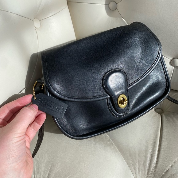 Vintage COACH Prairie Bag in Black Leather Messenger Flap Turnlock Satchel 9954 - Picture 2 of 16